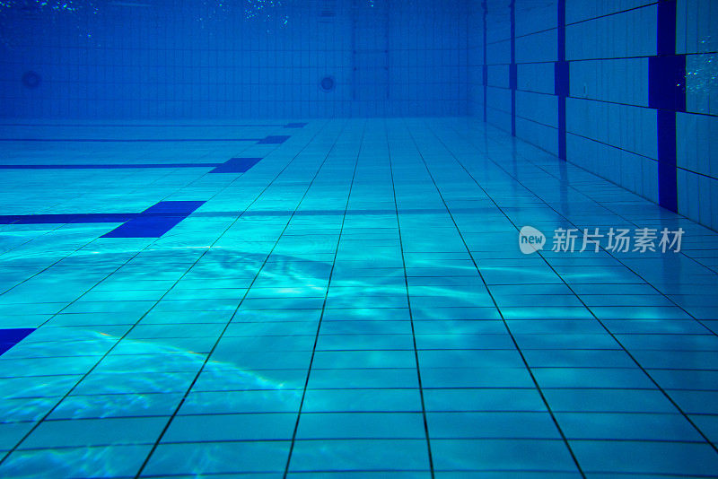 swimming pool underwater